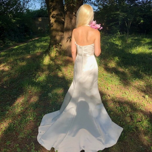 David's Bridal satin wedding dress - Picture 3 of 3